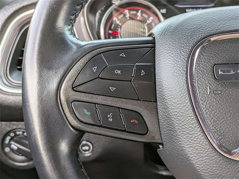 Used 2022 Dodge Challenger SXT image 22