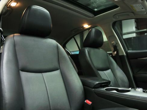 Used 2017 INFINITI Q50 2.0t w/ Moonroof Package image 23