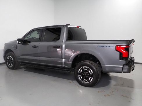 Used 2023 Ford F150 Lightning XLT image 7