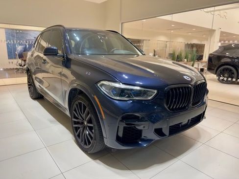 Used 2022 BMW X5 M50i w/ Executive Package image 2
