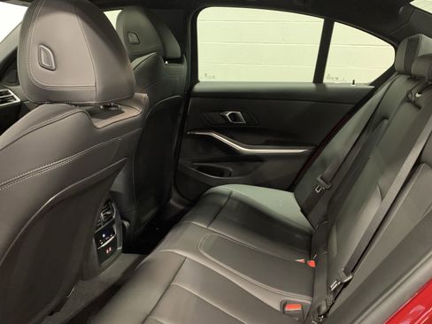 Used 2025 BMW 330i Sedan w/ M Sport Package image 29