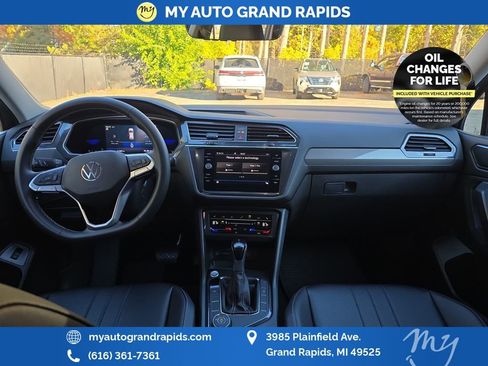 Used 2022 Volkswagen Tiguan SE image 12