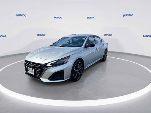 Used 2023 Nissan Altima 2.5 SR FWD image 4