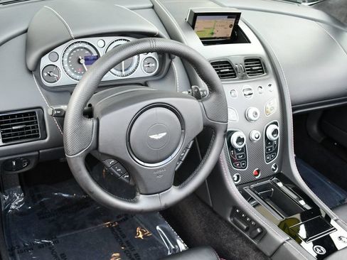 Used 2017 Aston Martin V12 Vantage S RWD image 51