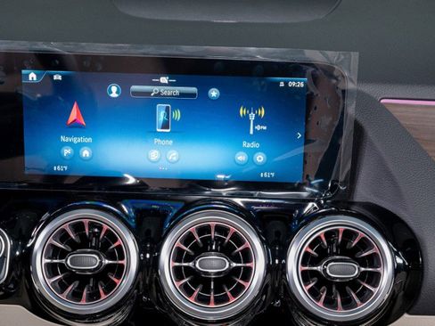 Used 2025 Mercedes-Benz GLA 250 image 19