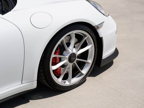 Used 2015 Porsche 911 GT3 RWD image 12