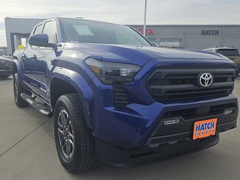 Used 2025 Toyota Tacoma SR5 image 4
