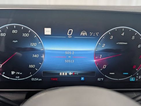 Used 2023 Mercedes-Benz GLC 300 4MATIC image 11