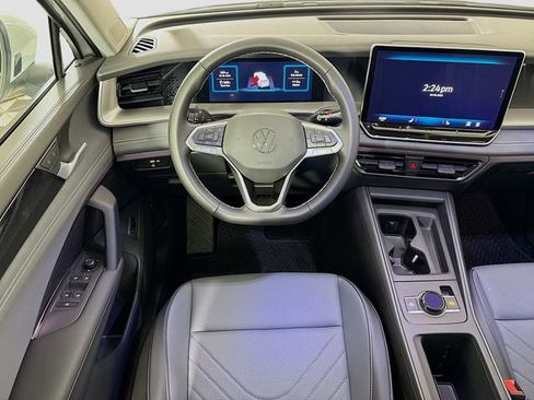 New 2025 Volkswagen Tiguan SE image 22