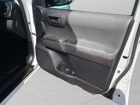 Used 2021 Toyota Tacoma SR AWD/4WD image 10