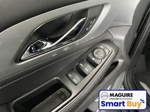 Used 2022 Chevrolet Traverse LT image 28