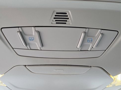 Used 2018 Ford Escape SE image 21