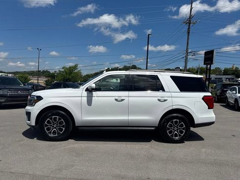 Used 2024 Ford Expedition XLT RWD image 4