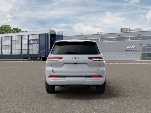 New 2026 Jeep Grand Cherokee L Limited AWD/4WD image 3