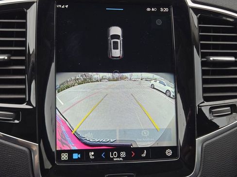 Used 2023 Volvo XC90 B6 Plus image 26