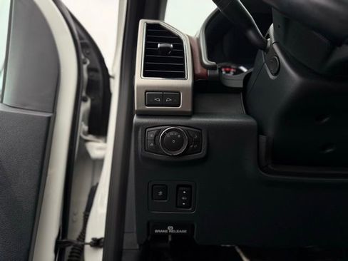 Certified 2022 Ford F250 Platinum w/ Tremor Off-Road Package image 17