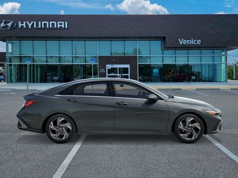 New 2026 Hyundai Elantra Limited FWD image 7