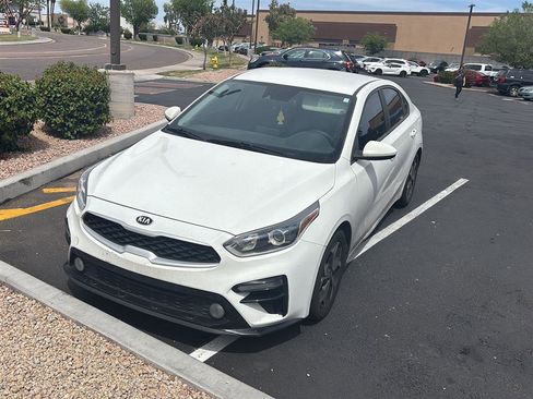 Used 2021 Kia Forte LXS image 2