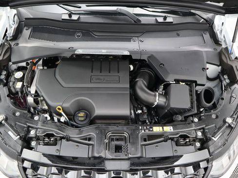 Used 2025 Land Rover Discovery Sport S image 30