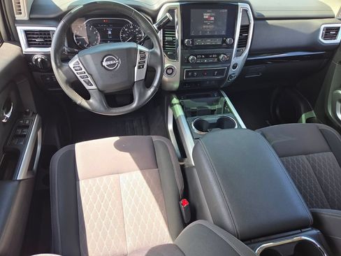 Used 2024 Nissan Titan SV w/ SV Convenience Package RWD image 6