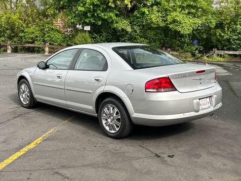 Used 2005 Chrysler Sebring Limited FWD image 5