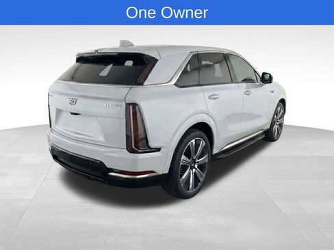 Used 2025 Cadillac Escalade IQ Luxury 2 w/ LPO, Premium Carpet Package AWD/4WD image 4