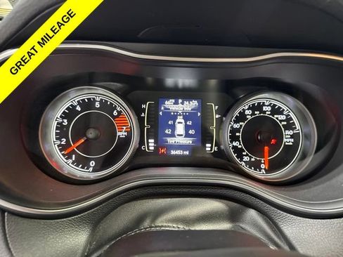 Certified 2021 Jeep Cherokee Latitude Plus AWD/4WD image 17