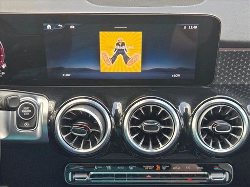 Used 2025 Mercedes-Benz GLB 250 image 24