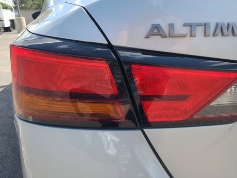 Used 2024 Nissan Altima 2.5 SR FWD image 25