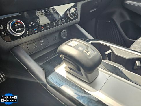 Used 2025 Mitsubishi Outlander SEL AWD/4WD image 23