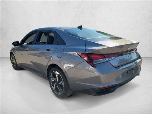 Used 2023 Hyundai Elantra SEL w/ Convenience Package image 6