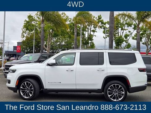 Used 2022 Jeep Wagoneer Series III w/ Premium Group I AWD/4WD image 5