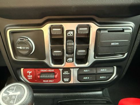 Used 2024 Jeep Gladiator Rubicon w/ Convenience Group image 30