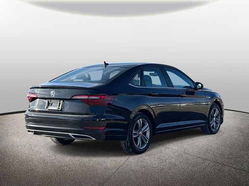 Used 2021 Volkswagen Jetta R-Line w/ R-Line Cold Weather Package image 5