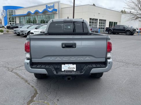 Used 2021 Toyota Tacoma Limited image 4