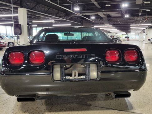 Used 1994 Chevrolet Corvette Coupe RWD image 30