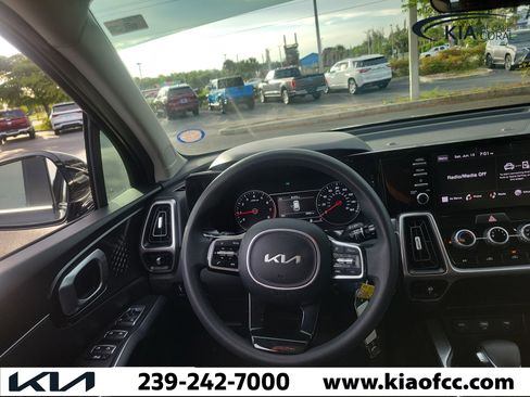 Certified 2023 Kia Sorento LX FWD image 23