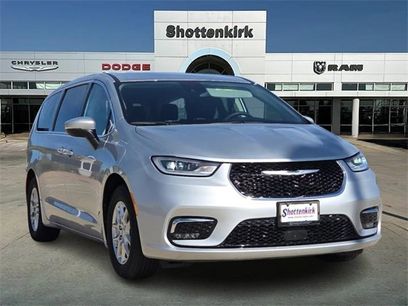 Used 2023 Chrysler Pacifica Touring-L