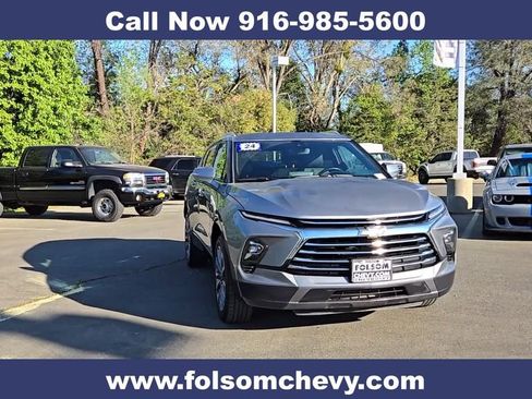 Used 2024 Chevrolet Blazer Premier image 3