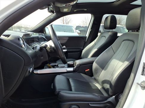 Used 2022 Mercedes-Benz GLB 250 4MATIC image 13