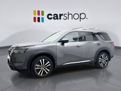 Used 2024 Nissan Pathfinder Platinum w/ Cargo Package