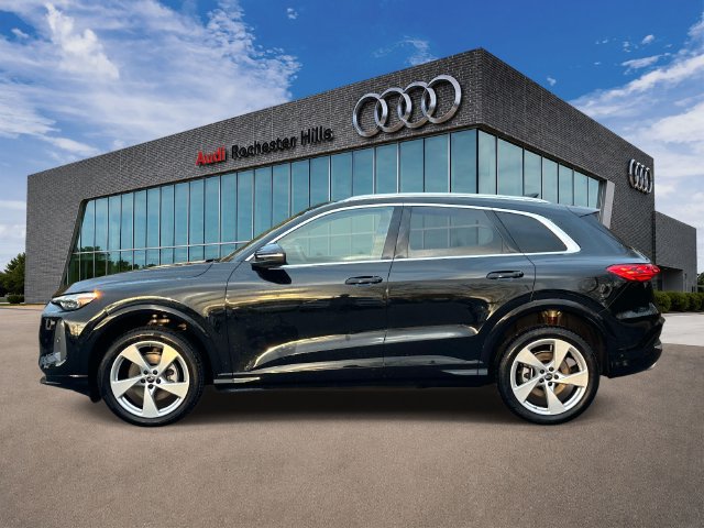 Used 2025 Audi Q5 Premium Plus AWD/4WD image 2