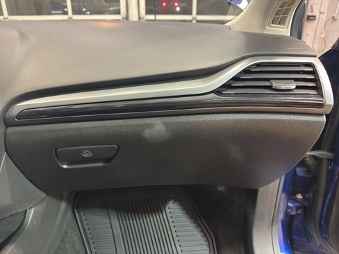 Used 2013 Ford Fusion SE FWD image 23