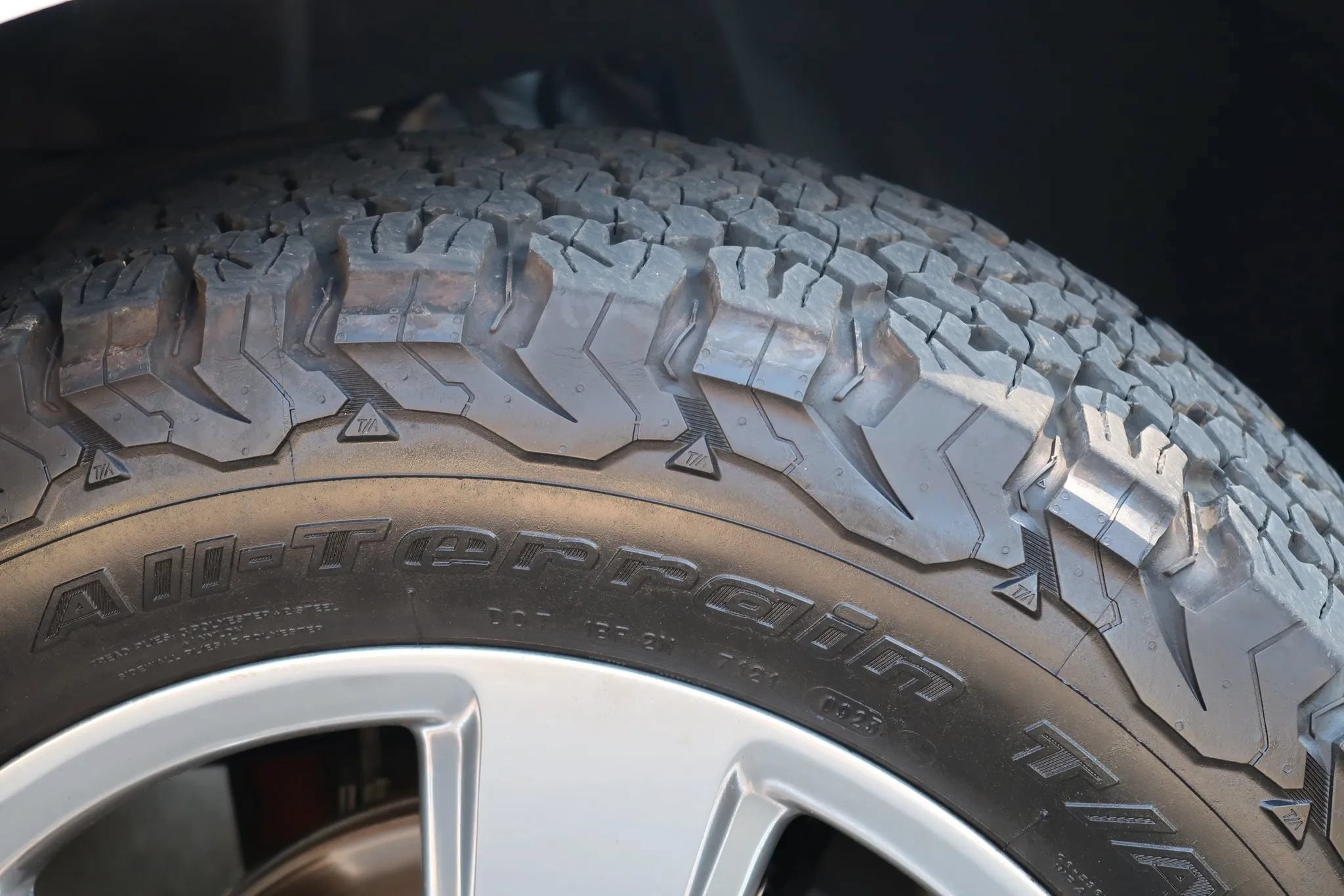 Used 2007 Chevrolet Suburban LTZ w/ LTZ Preferred Equipment Group RWD image 5
