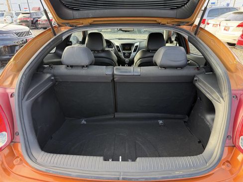 Used 2012 Hyundai Veloster w/ Style Pkg image 22