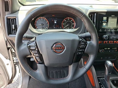Used 2025 Nissan Frontier PRO-4X AWD/4WD image 20