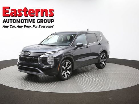 Used 2025 Mitsubishi Outlander SE FWD image 56