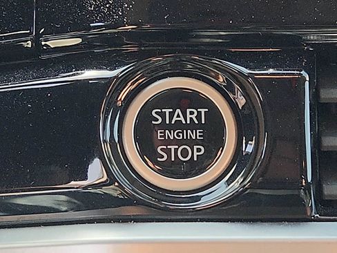 Used 2023 Nissan Pathfinder SL w/ Cargo Package image 22