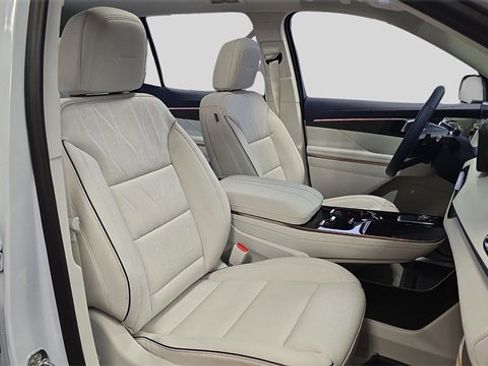 New 2026 Buick Enclave Avenir w/ Super Cruise Package image 14