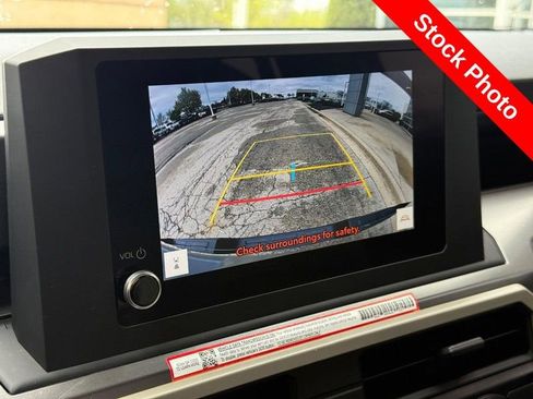 Used 2025 Toyota Tacoma SR AWD/4WD image 24